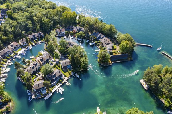 Where are the best locations in the UK to learn about the history of Roman baths?